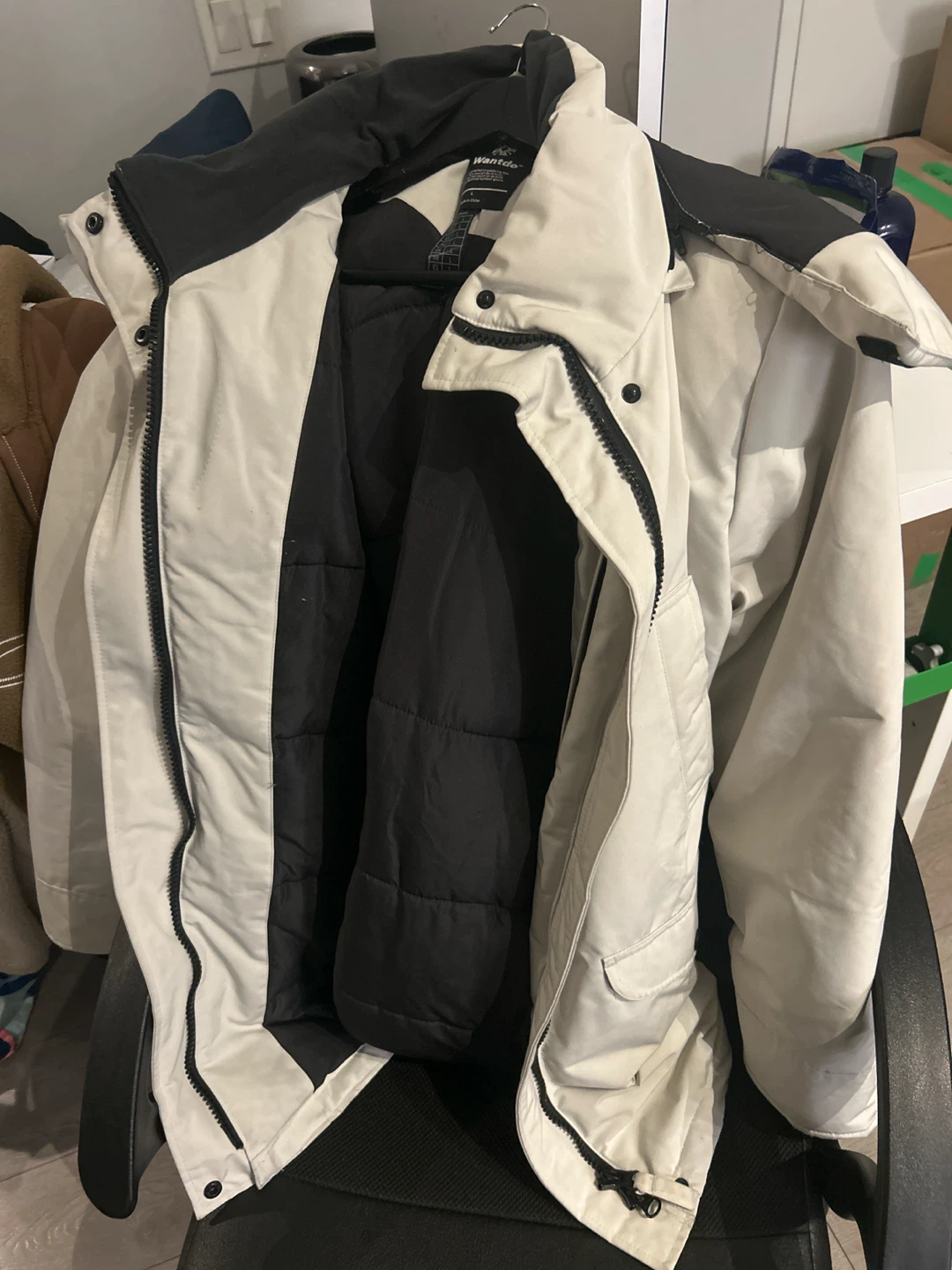 Wantdo Winter Jacket - White and Black - Size Large
