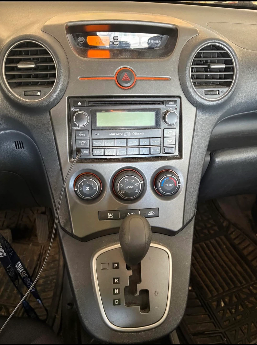 Kia Rondo LX - photo 2