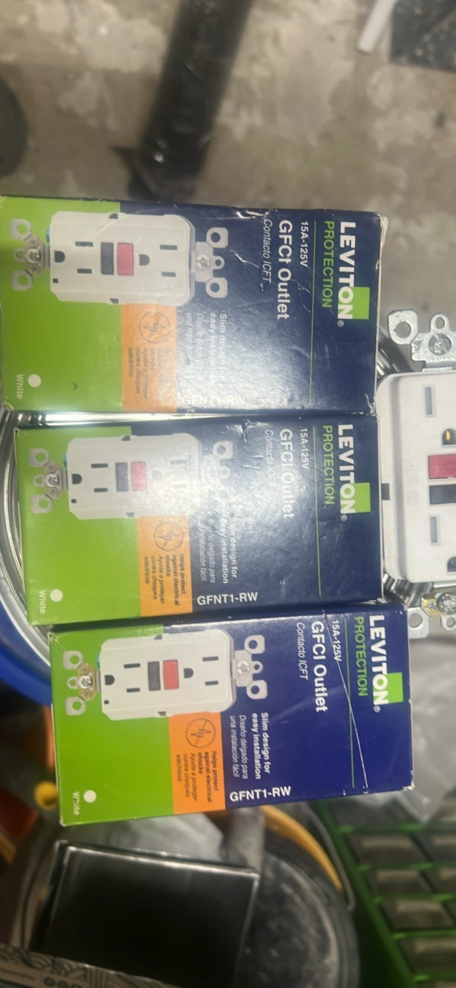 Leviton GFCI Outlets 15A-125V GFNT1-RW