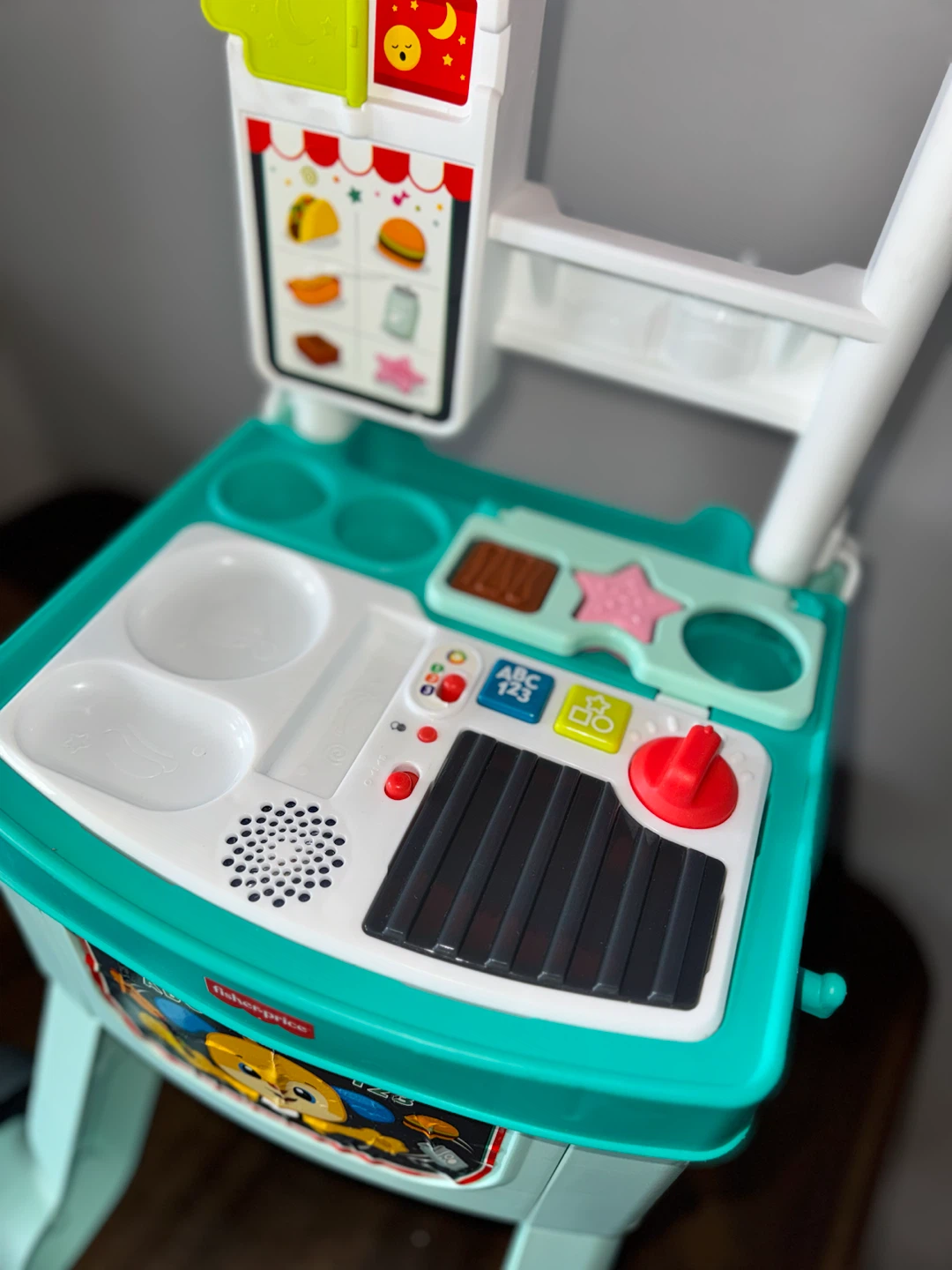 Fisher-Price Laugh & Learn Servin' Up Fun Food Truck - photo 2