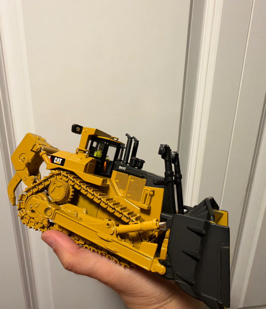 Caterpillar D11T Diecast Bulldozer Model