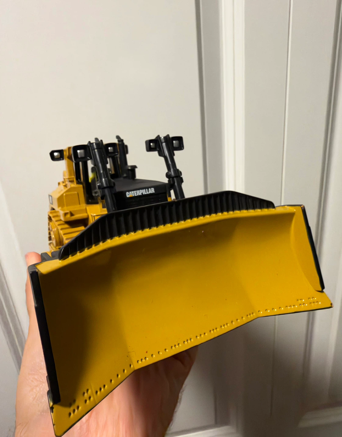 Caterpillar D11T Diecast Bulldozer Model - photo 4