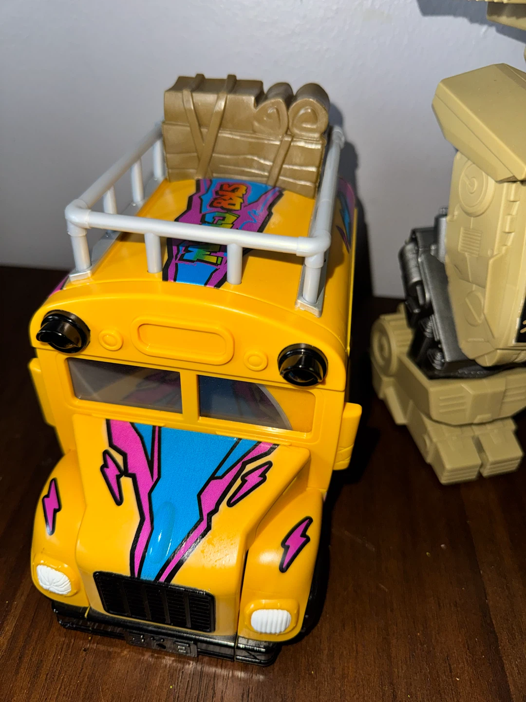 Sky Crew Toy Bus and Action Vehicle Set - photo 5