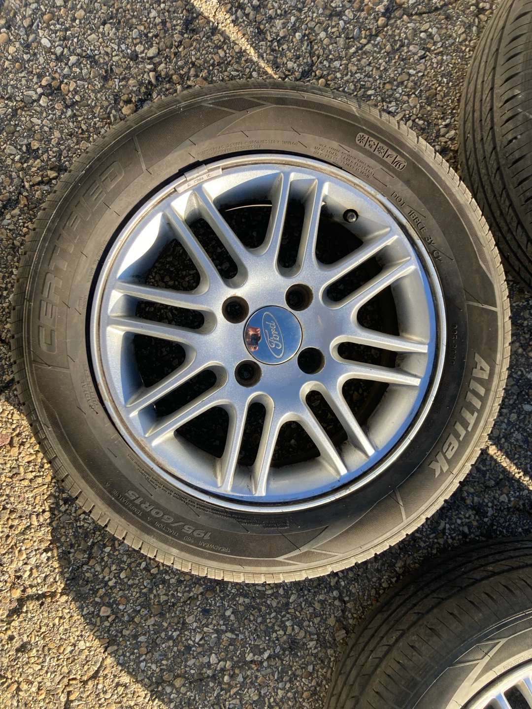 Set of 195/60 R15 All Season Tires on Aluminum Rims - photo 3