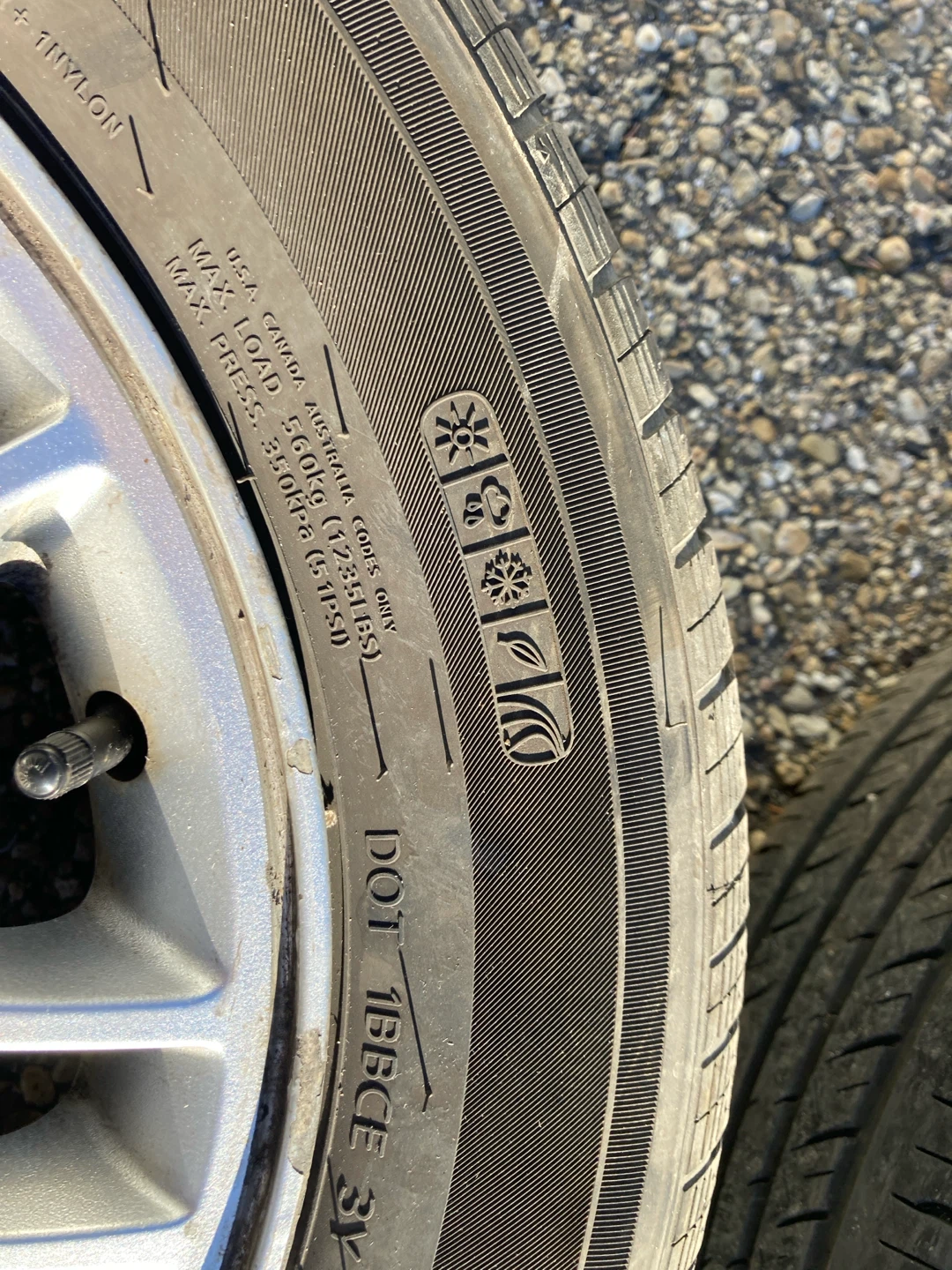Set of 195/60 R15 All Season Tires on Aluminum Rims - photo 4