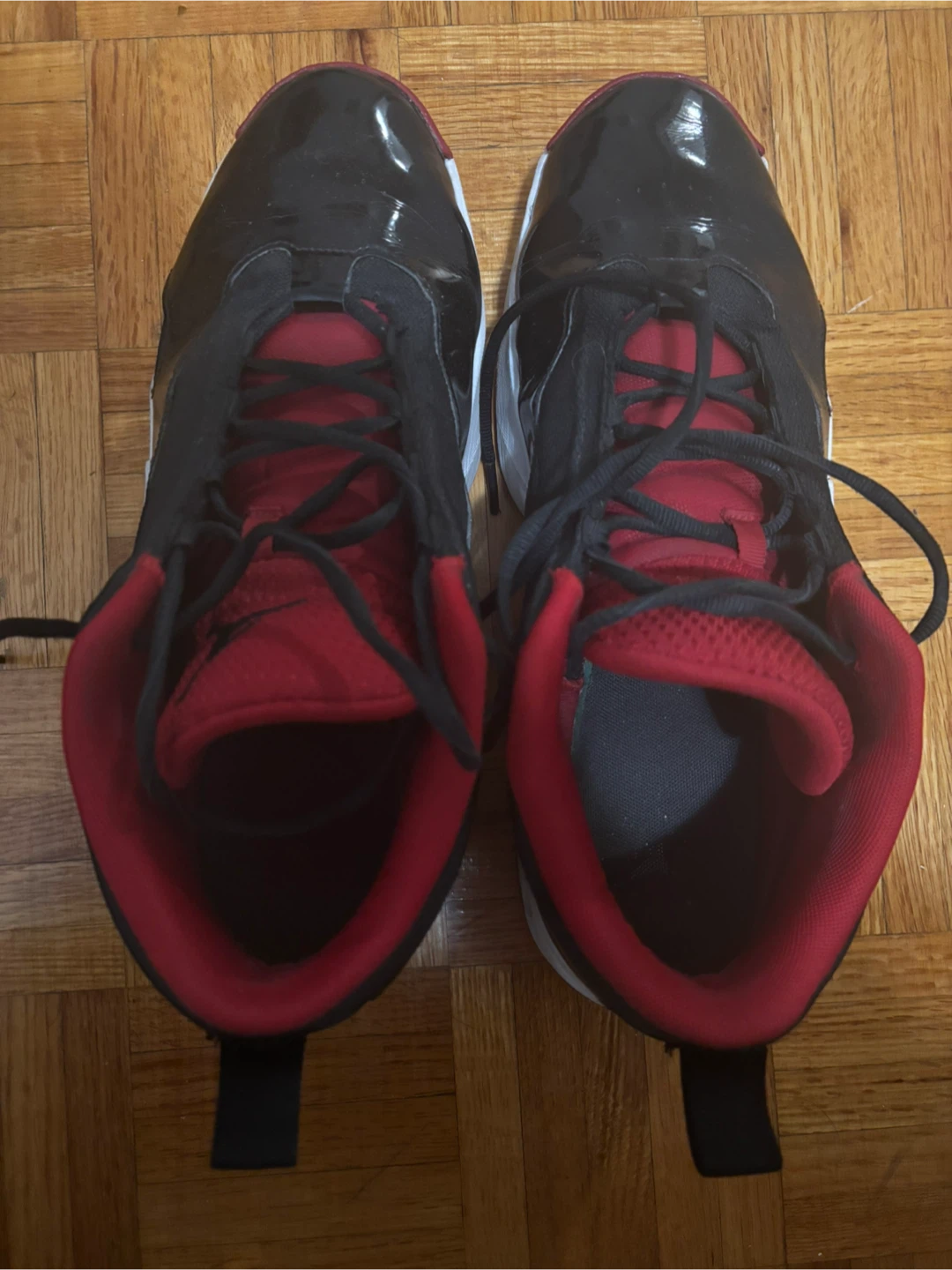 Jordan aura Basketball Shoes Black Red Size 12 - photo 2