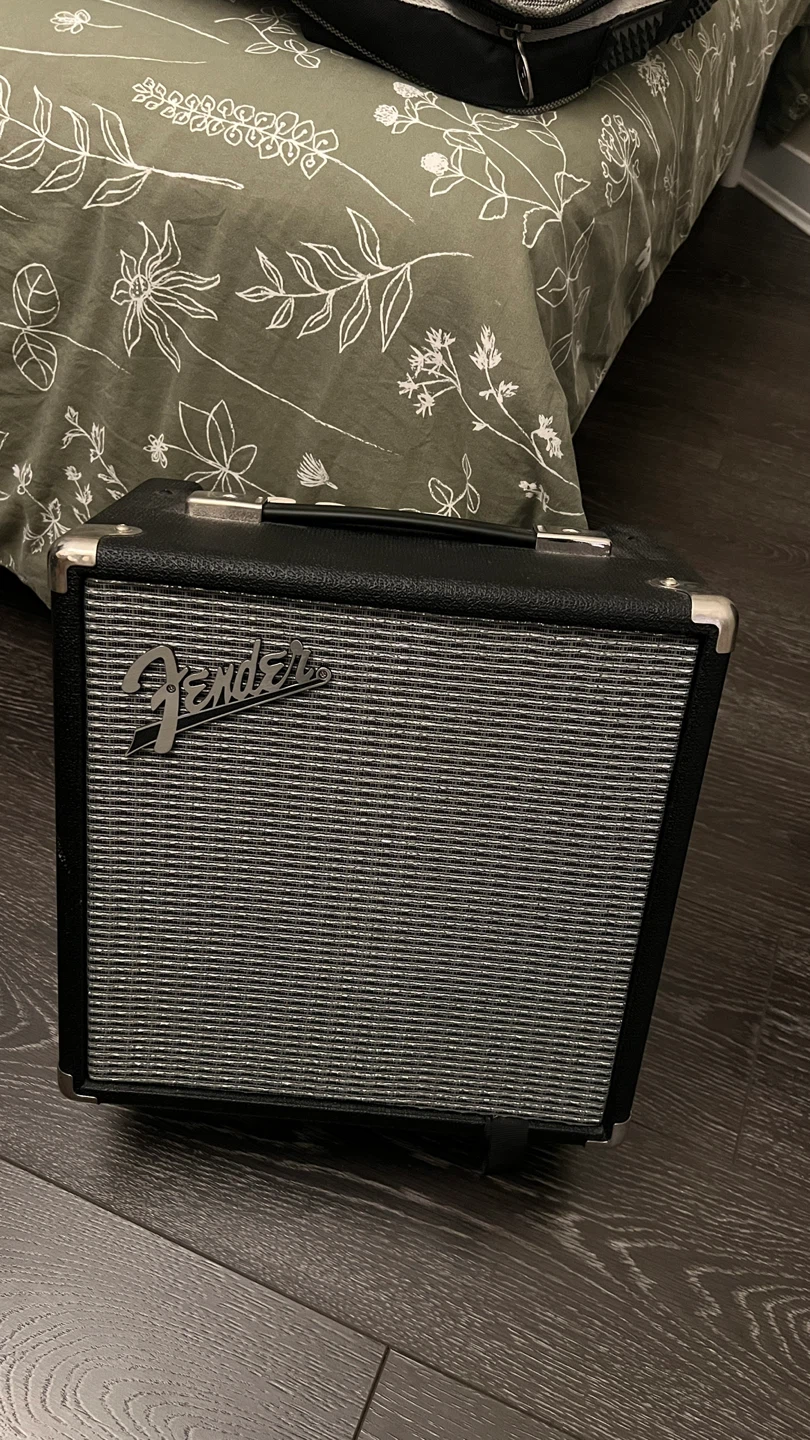 Squier Jazz Bass + Fender Rumble 15 Bass Amplifier - photo 4