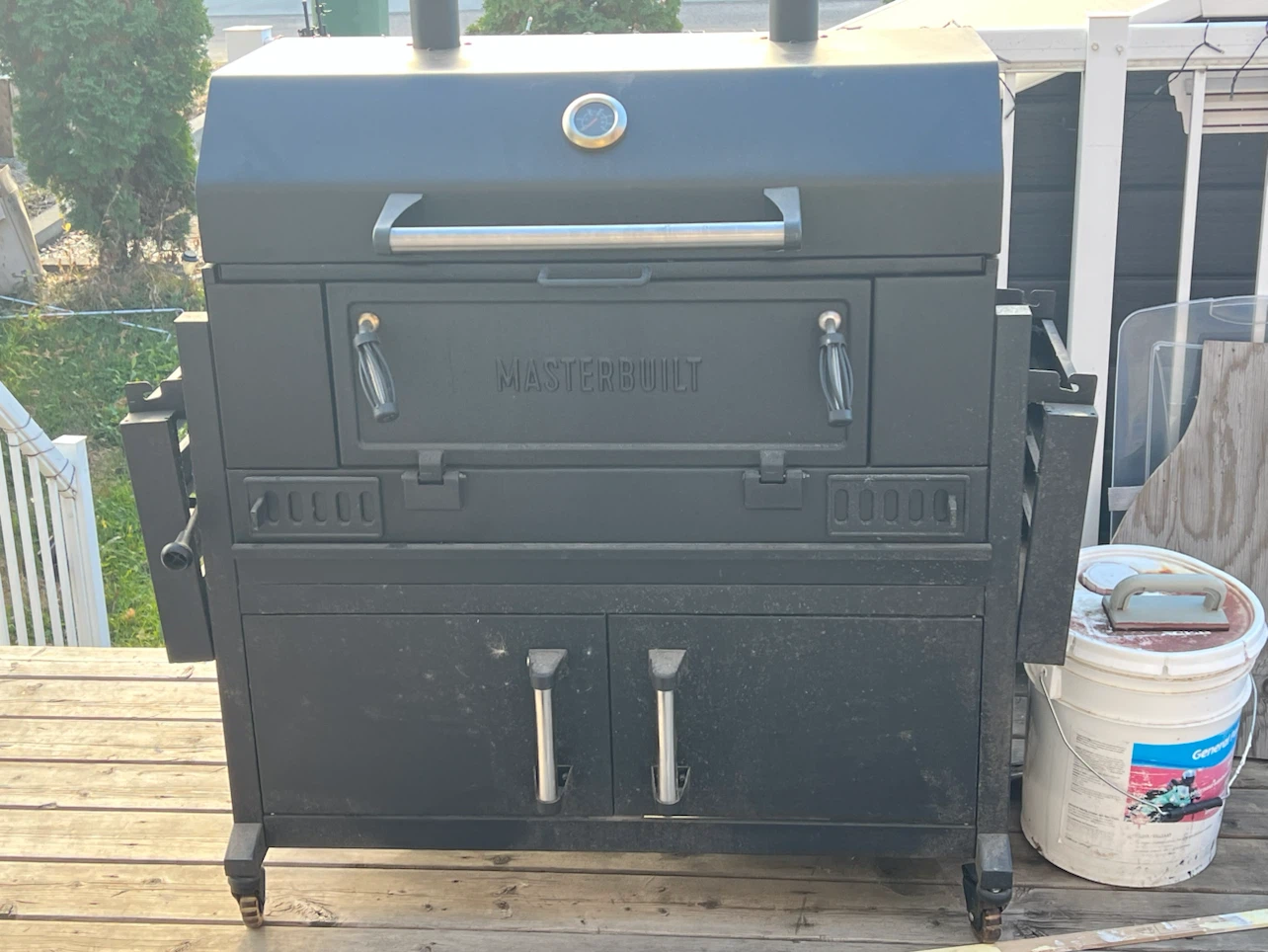 Masterbuilt Charcoal Grill