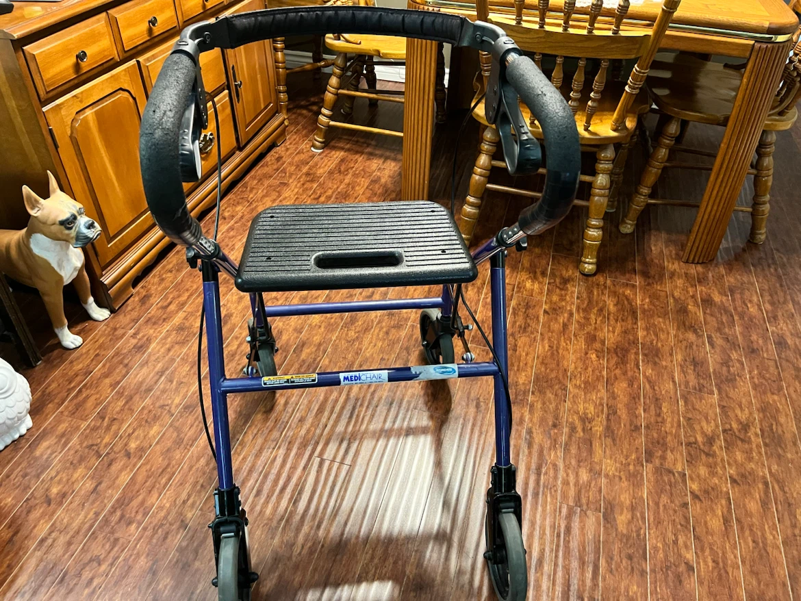 Medichair Four-Wheel Rolling Walker