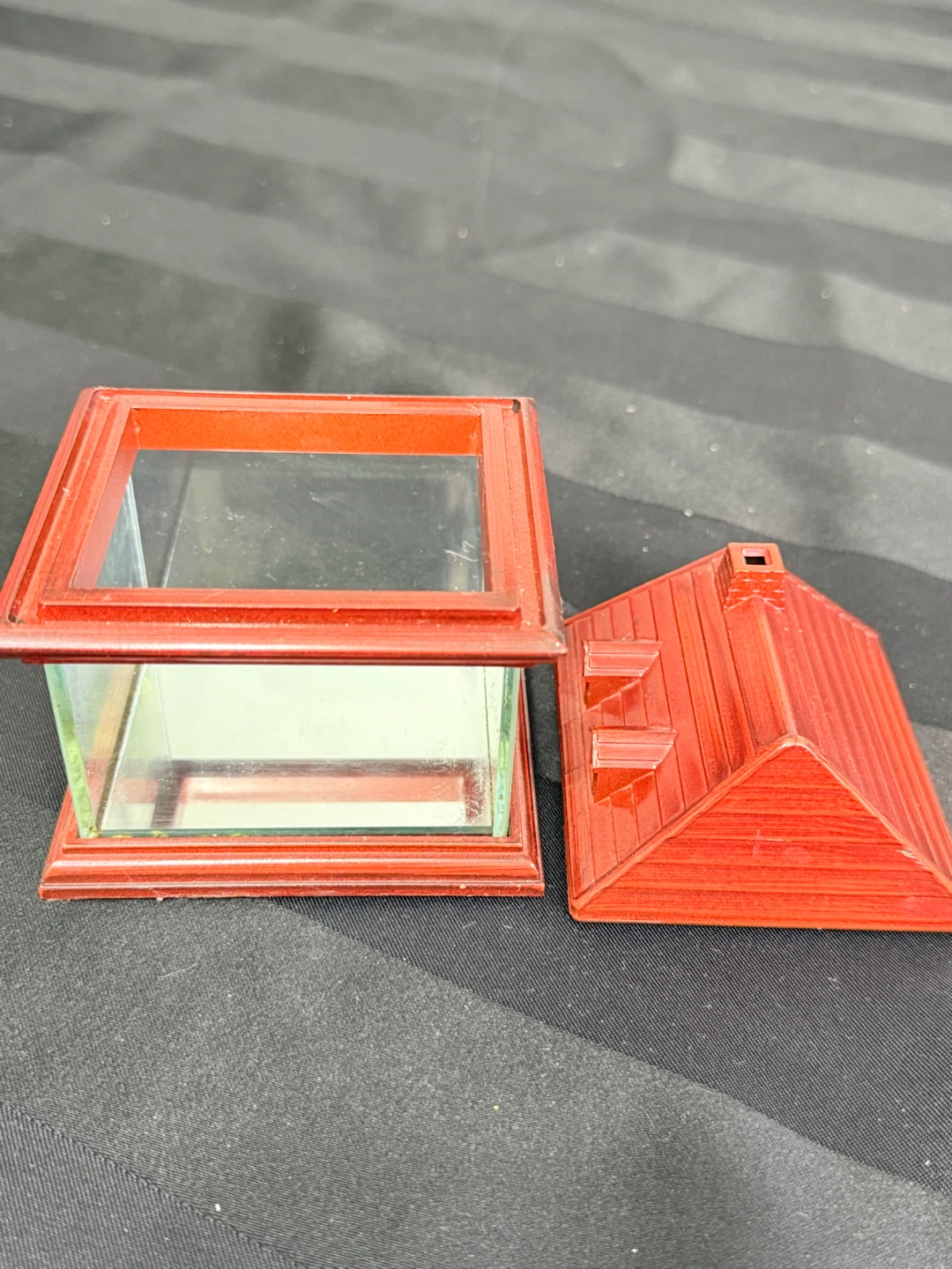 Vintage Cottage House Glass Display Case Curio Box Mirrored Base - photo 2