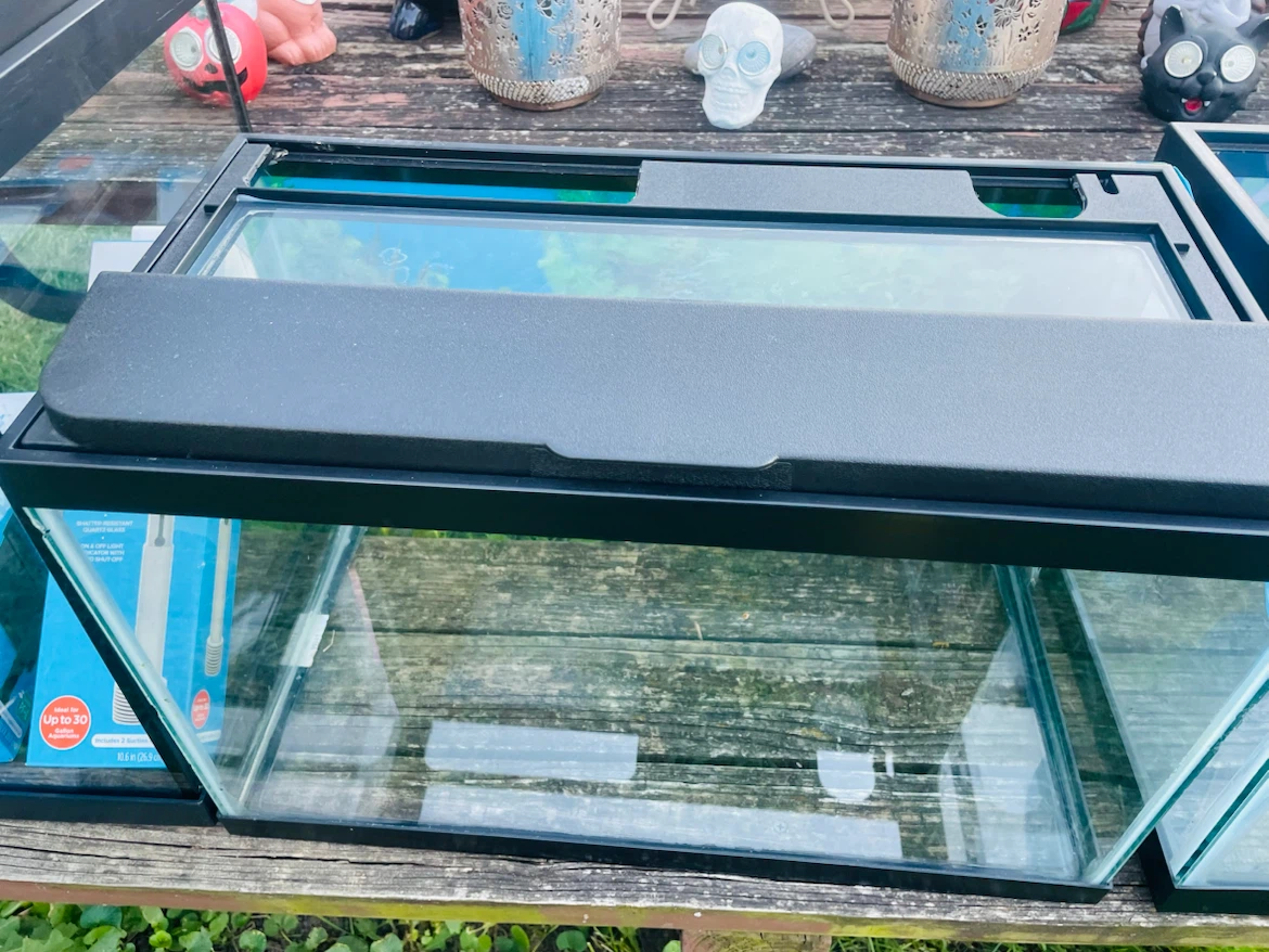 Topfin 10 gallon fish tank - photo 2
