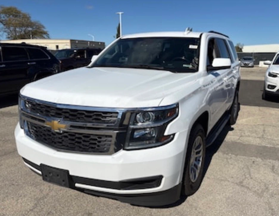 2020 White Chevrolet Tahoe SUV - photo 3