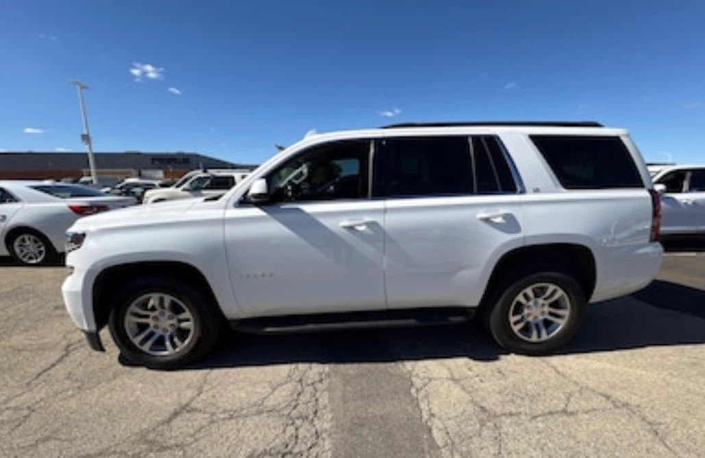 2020 White Chevrolet Tahoe SUV - photo 4