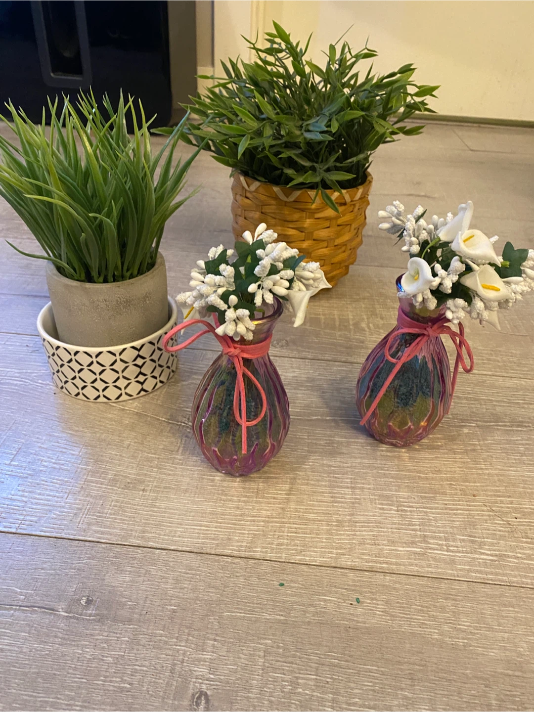 Assorted Artificial Plants and Floral Vases - photo 4