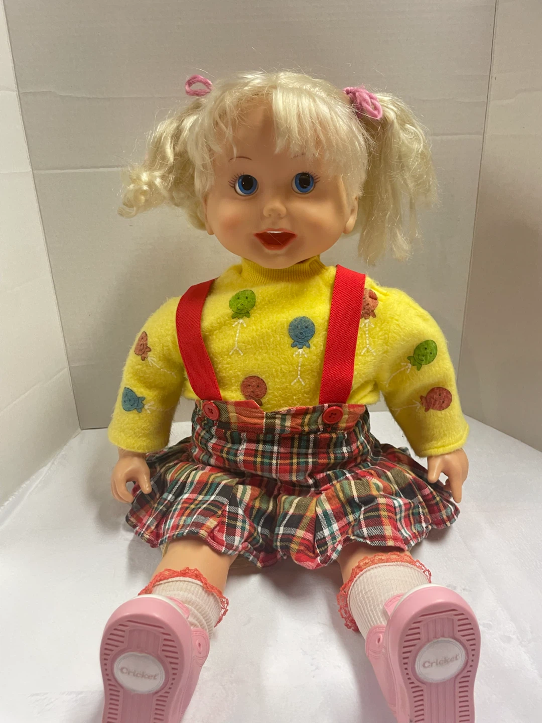 Vintage 1985 Playmates Cricket Doll - photo 2