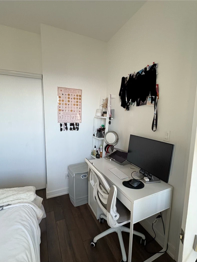 Private Room for Rent - photo 3
