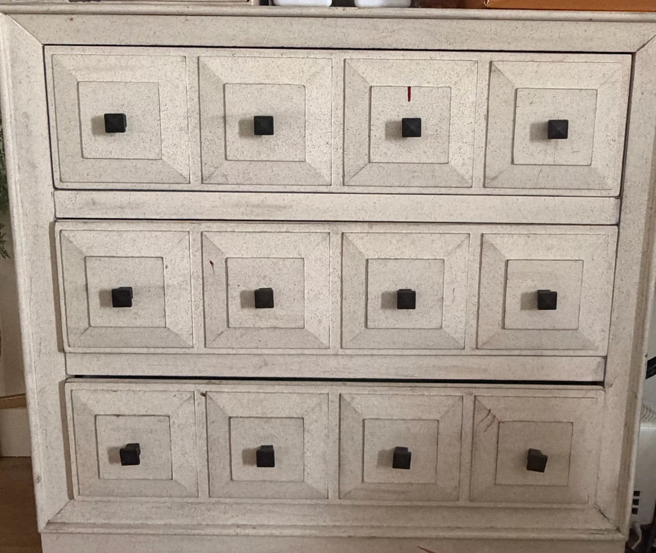 White 3-Drawer Dresser with Geometric Detail - photo 2