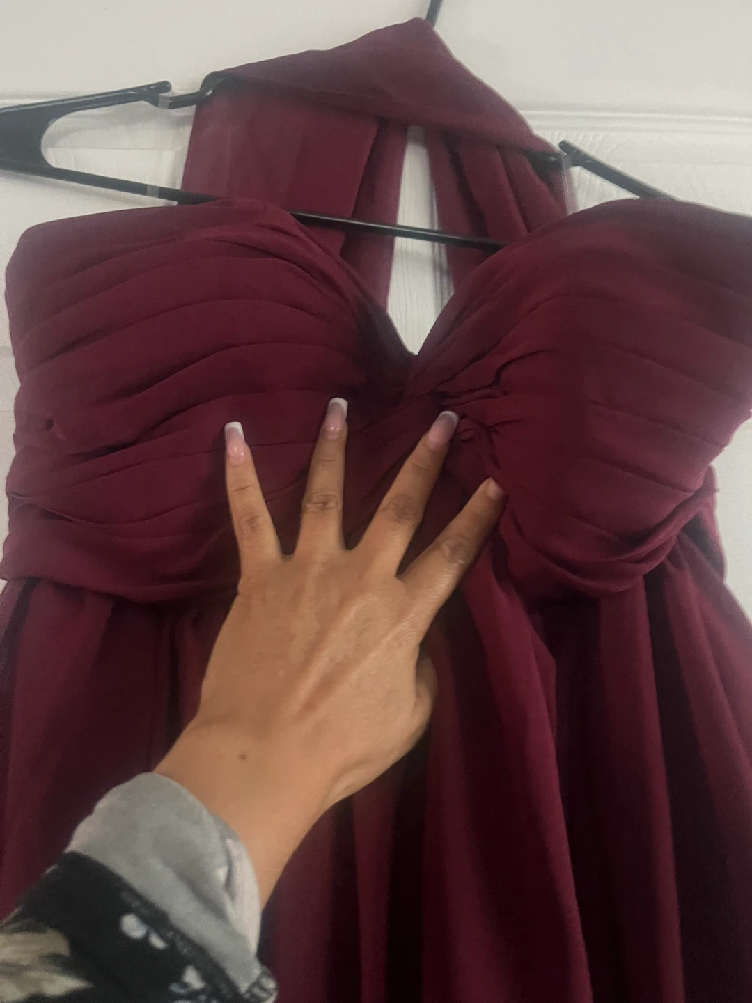 Burgundy Chiffon Halter Evening Gown - photo 2