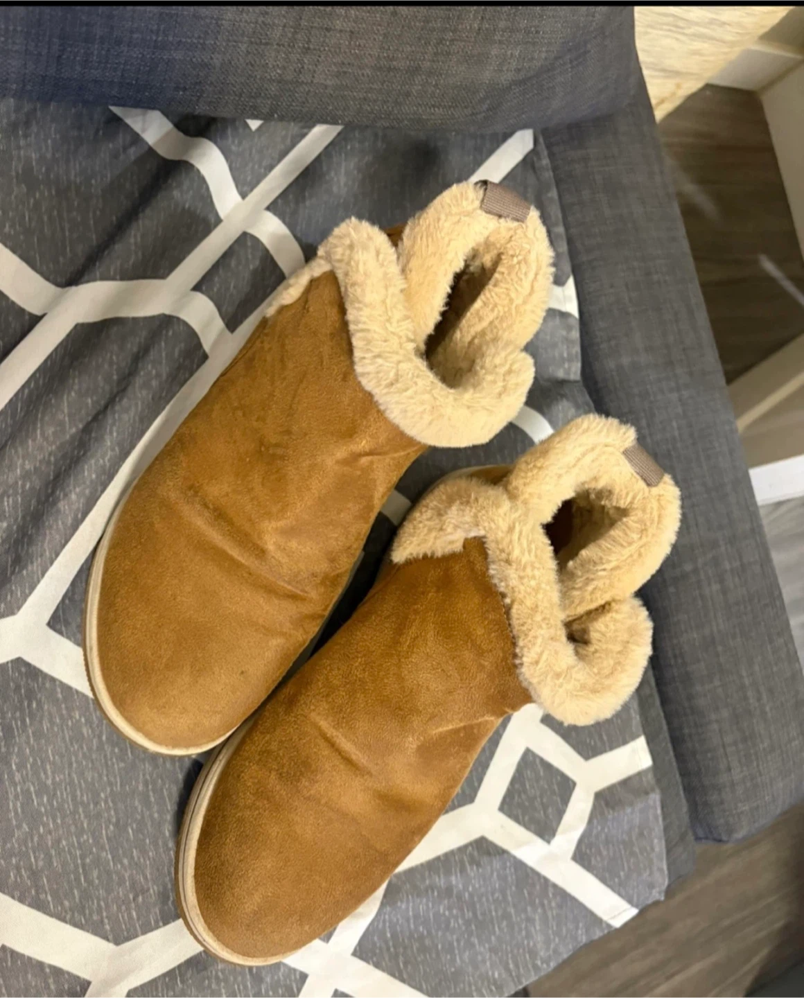 Clarks Tan Suede Fur-Lined Ankle Boots - photo 3