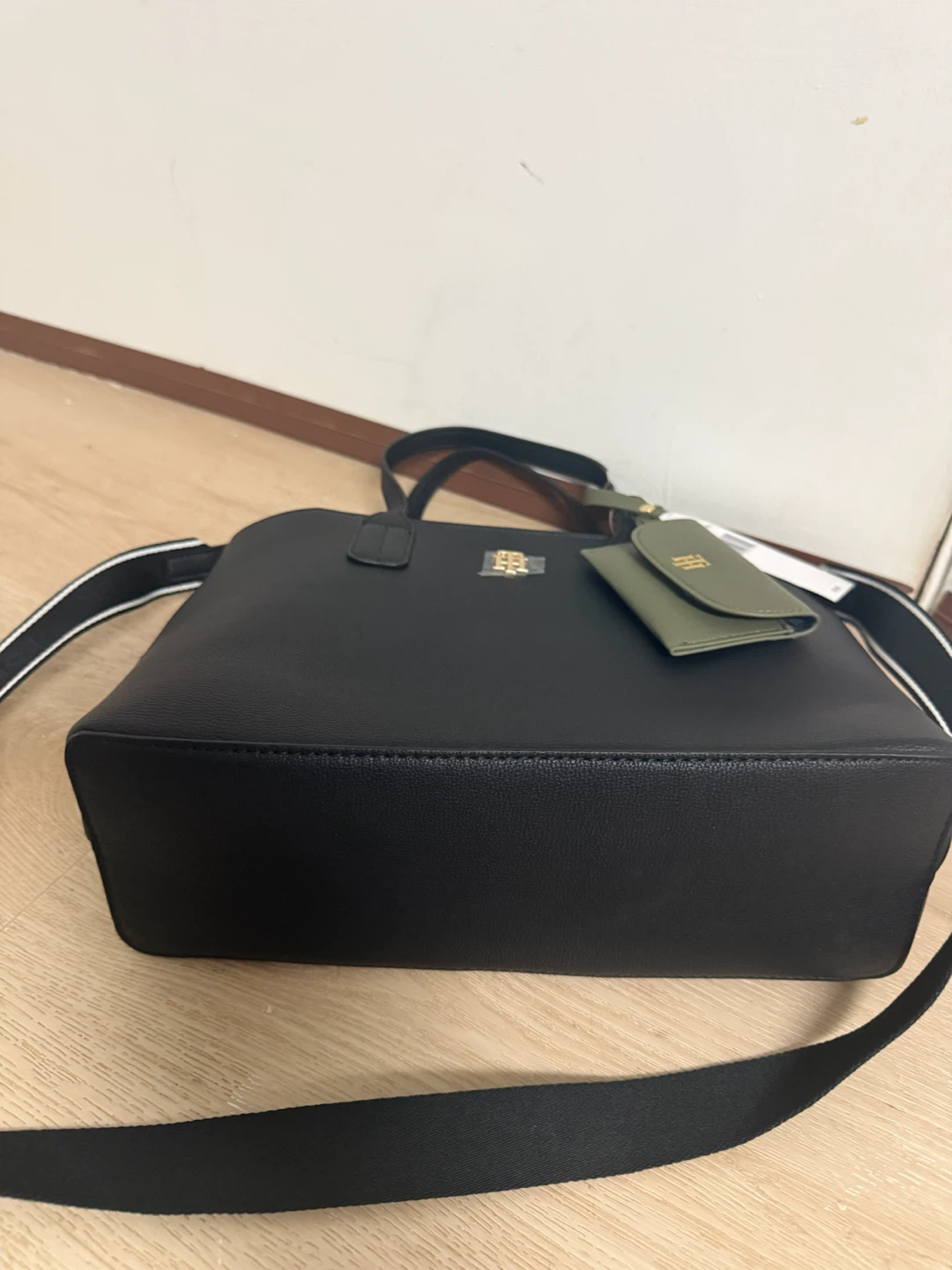 Tommy Hilfiger Black Tote Bag - photo 5