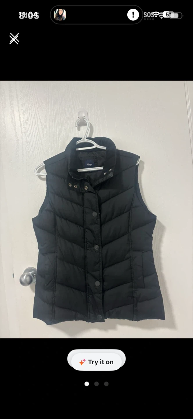 Gap Black Puffer Vest