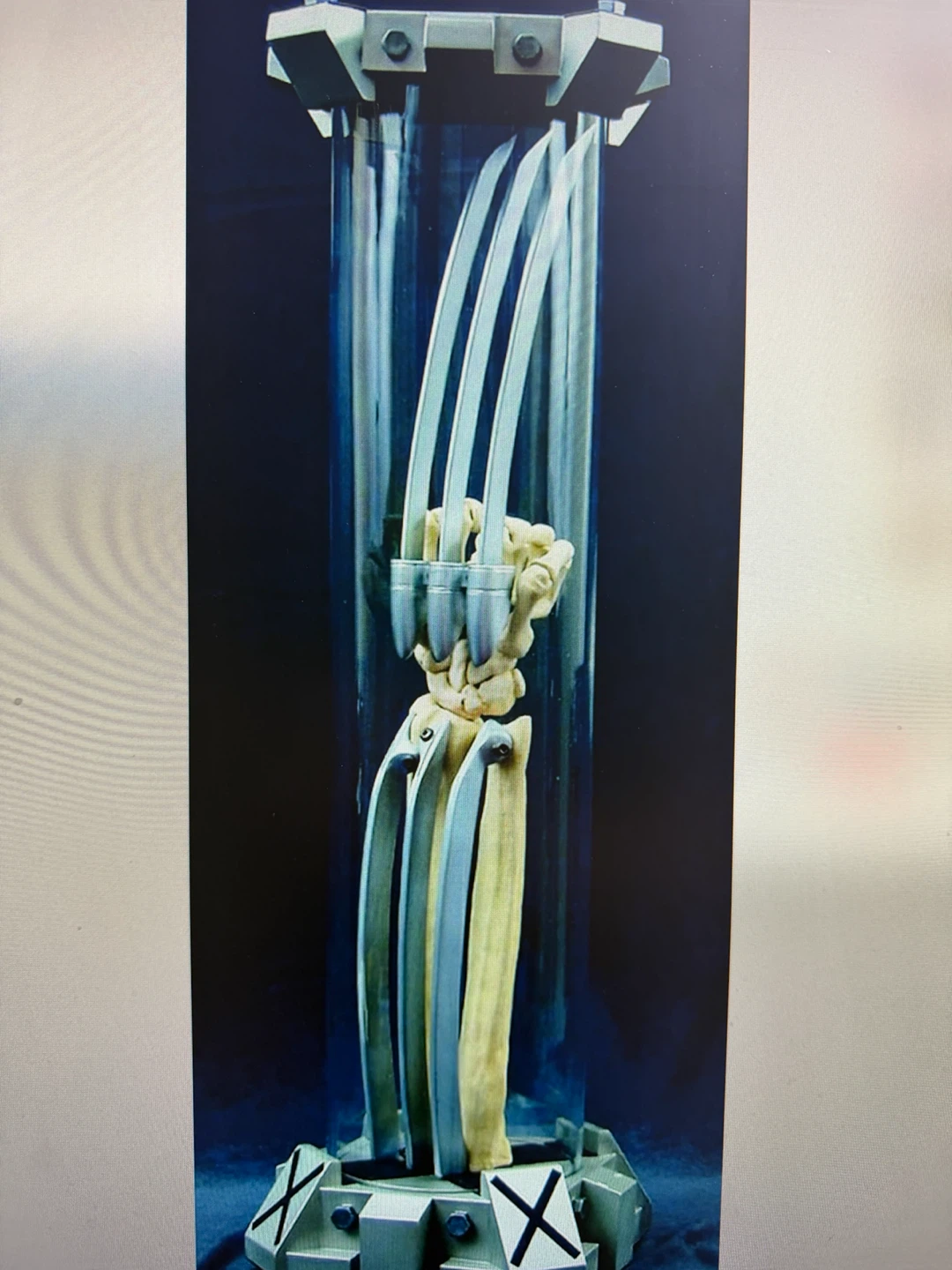 Diamond Select Marvel Wolverine Life Size Skeletal Claw - photo 2