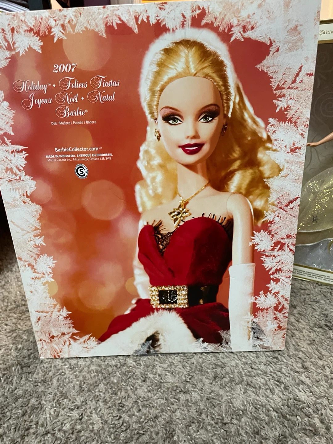 2007 Holiday Barbie Collector Doll - photo 2