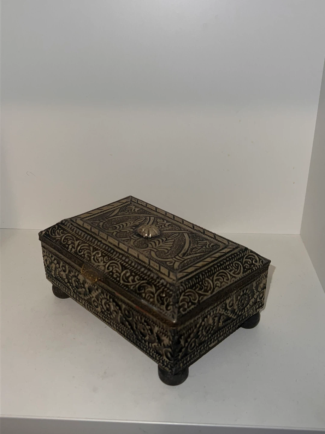 Vintage Ornate Metal Keepsake Box - photo 3