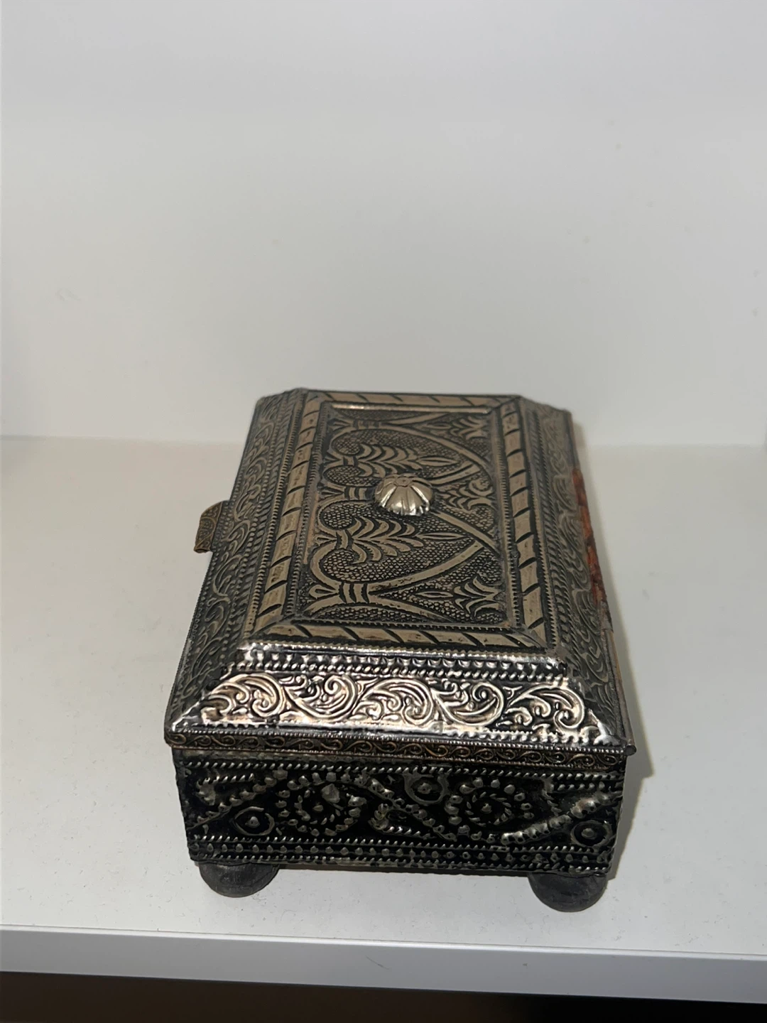 Vintage Ornate Metal Keepsake Box - photo 4