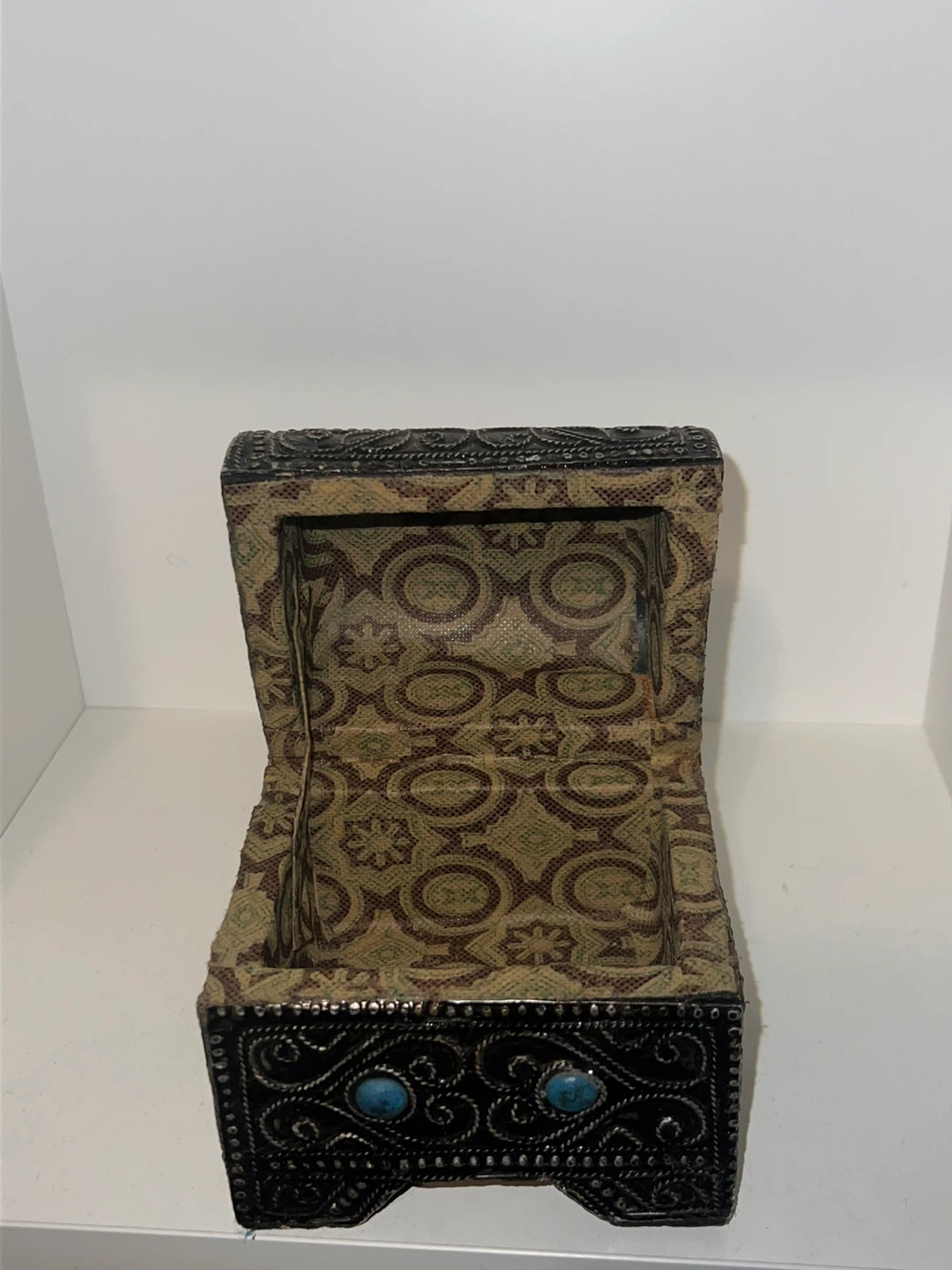 Decorative Metal Trinket Box - photo 5