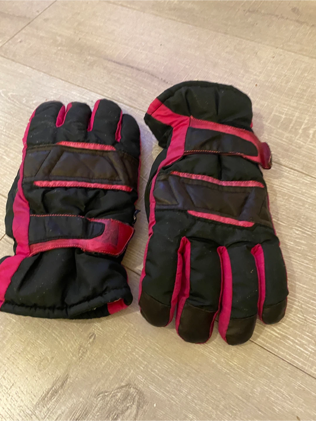 Black and Pink Insulated Winter Gloves - photo 3