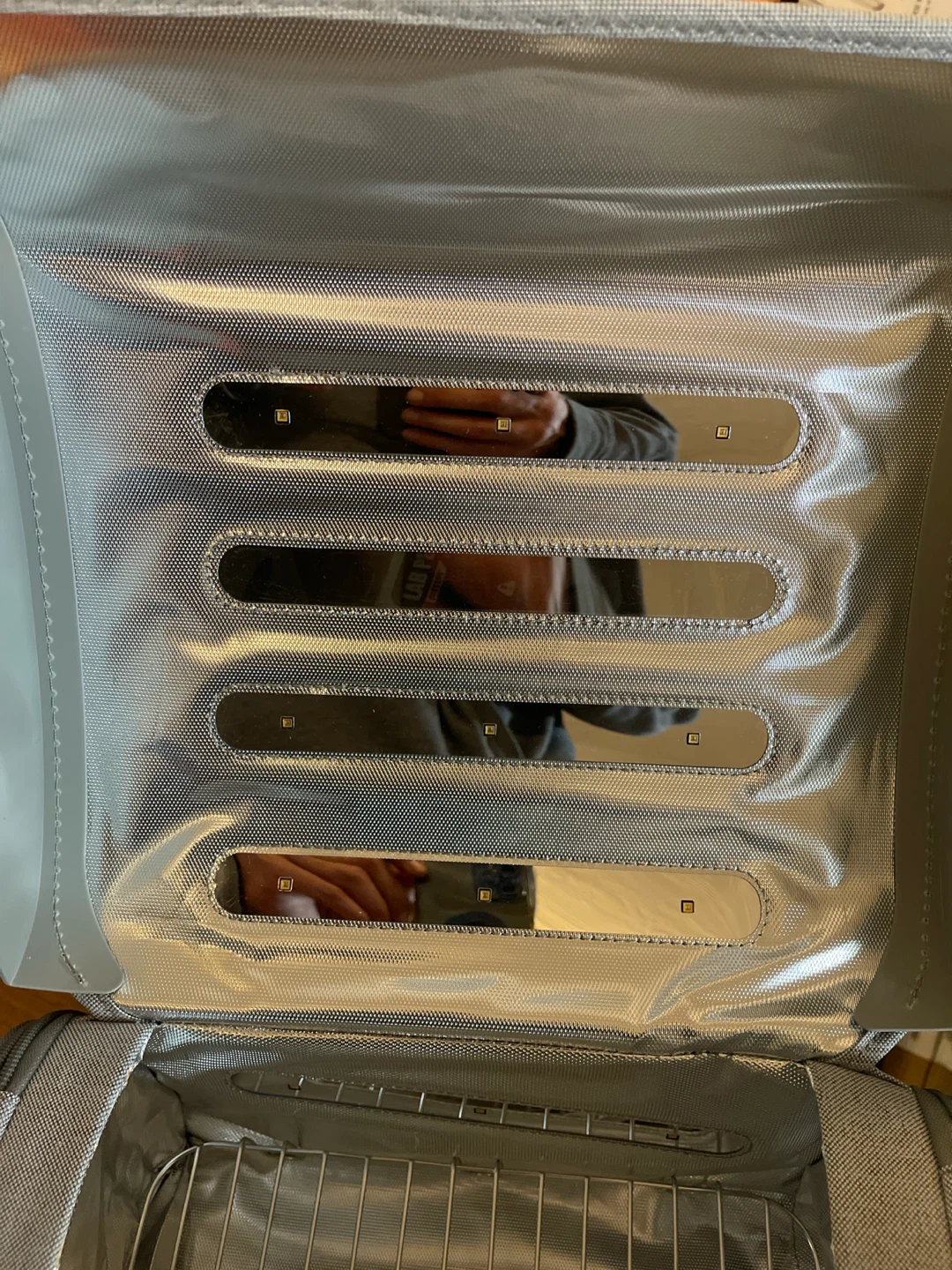 Munchkin 59S UV Sterilizing Portable Case - photo 3