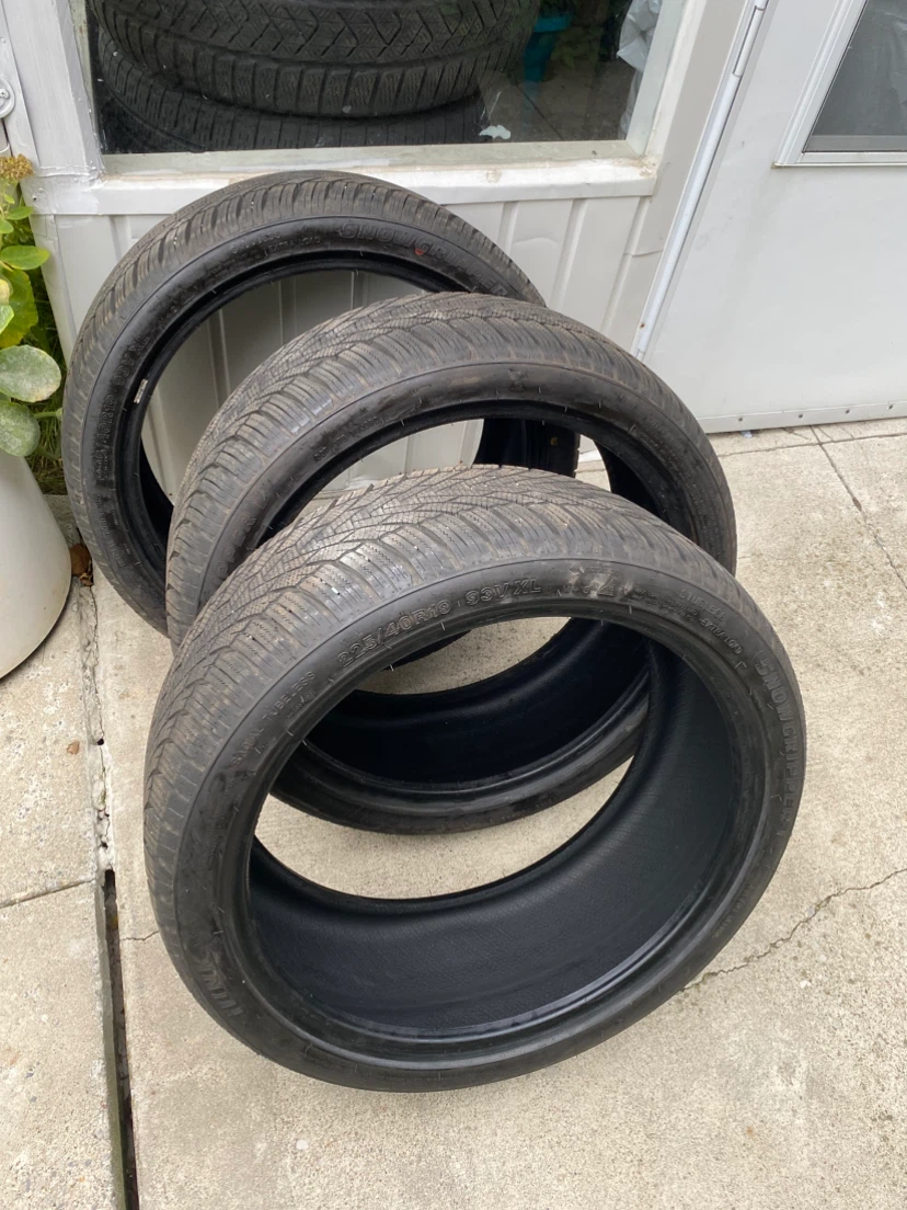 3 Snowgripper Tires 225/40R19 - photo 2