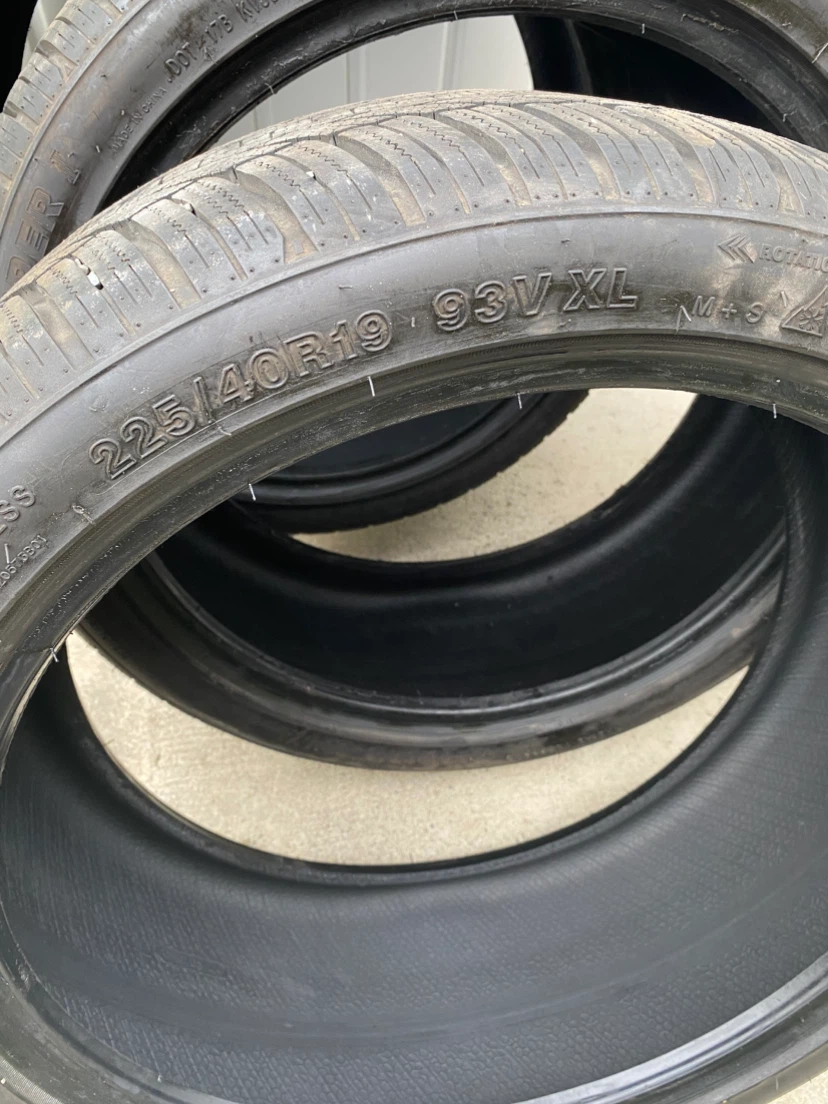 3 Snowgripper Tires 225/40R19 - photo 3