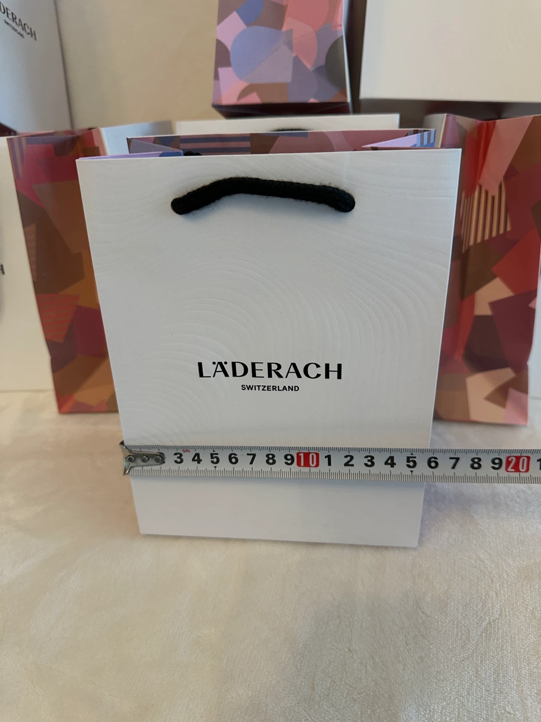 Set of 10 Läderach Paper Gift Bags - photo 2