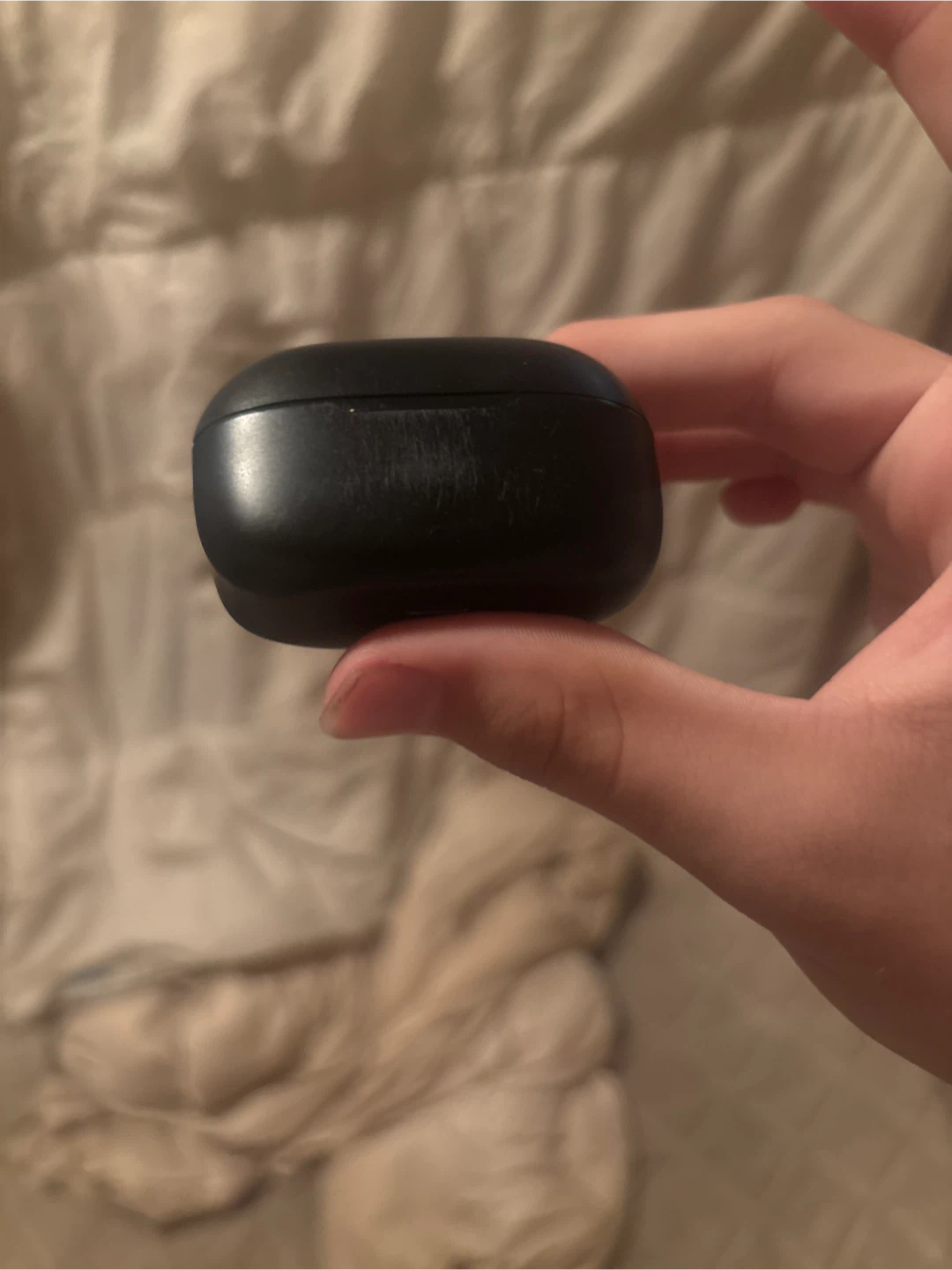 Black wireless earbuds with charging case - photo 3