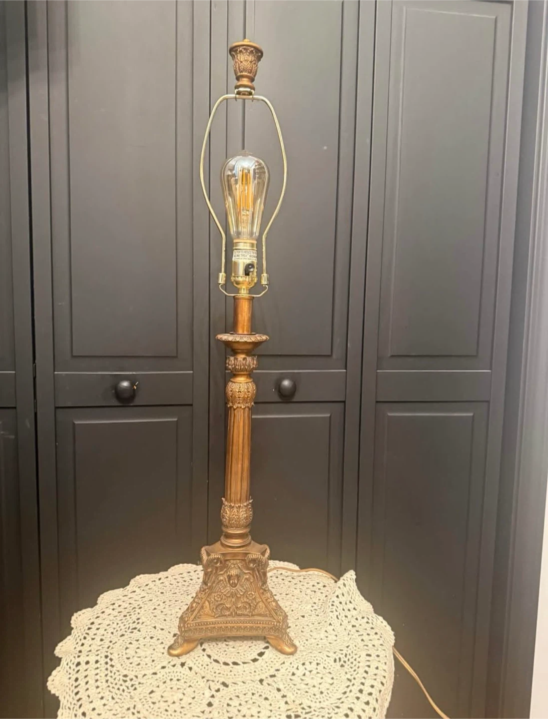 Vintage Style Faux Brass Column Table Lamp - photo 2