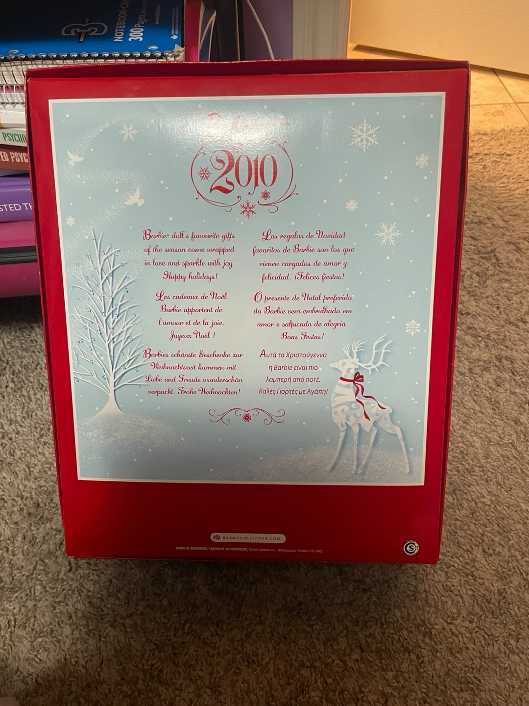 2010 Holiday Barbie Doll - photo 2