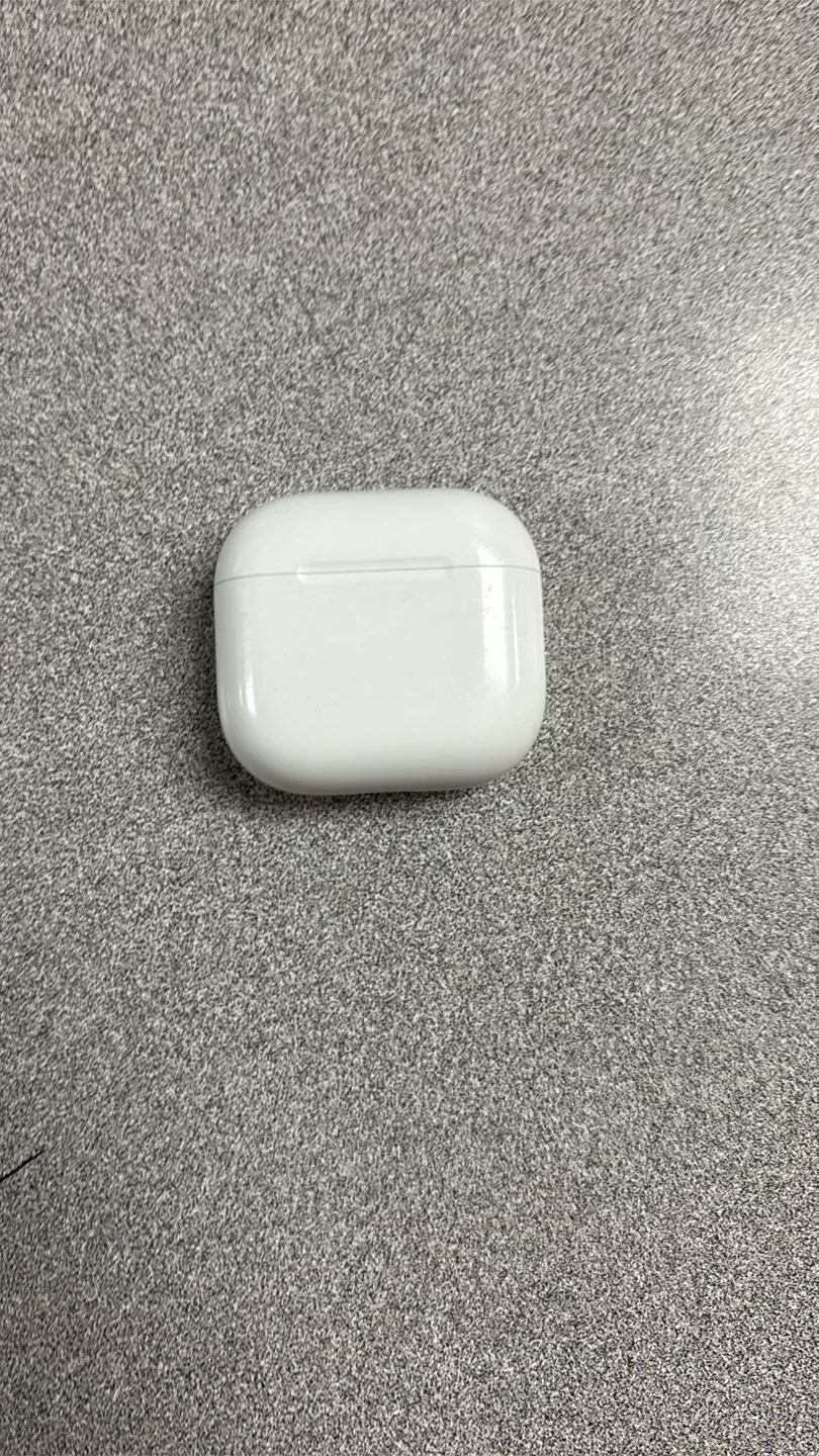 Apple AirPods Charging Case gen 4