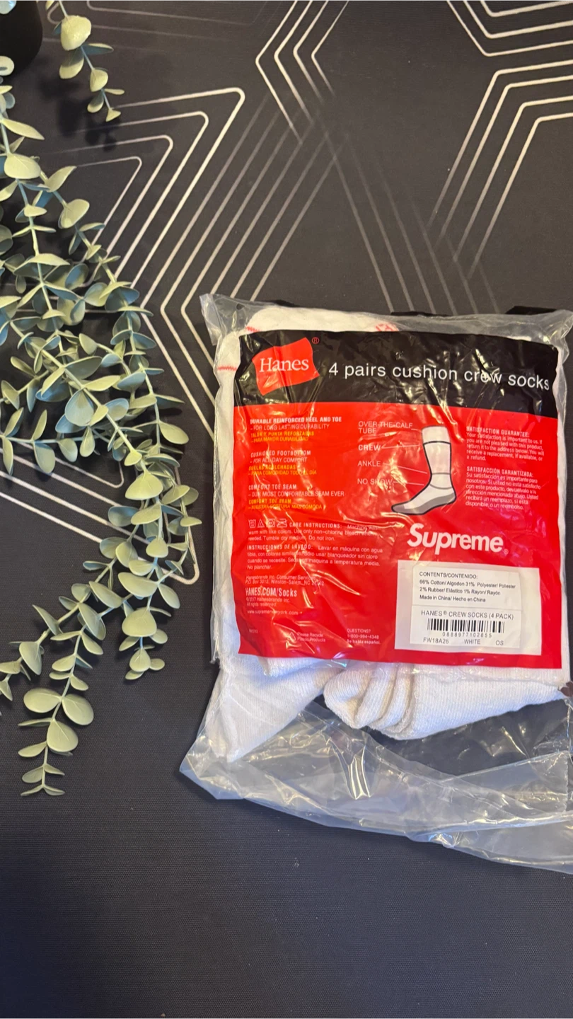 Supreme x Hanes Cushion Crew Socks 4-Pack - photo 2