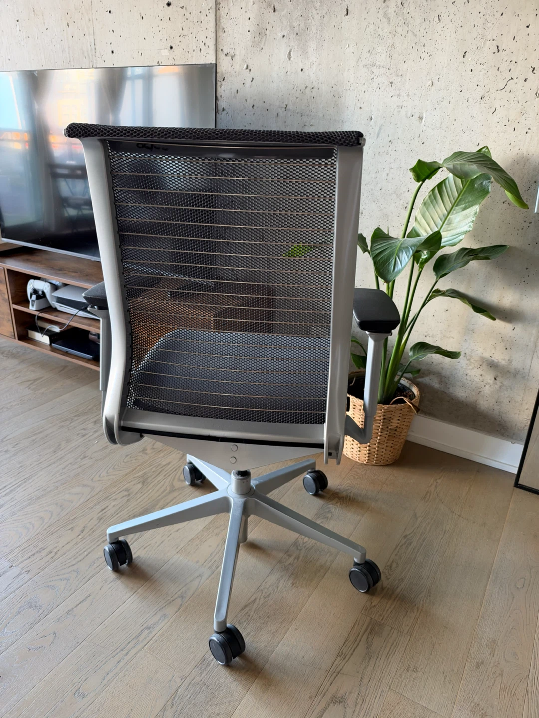 Steelcase Think V1 Office Chair - photo 2