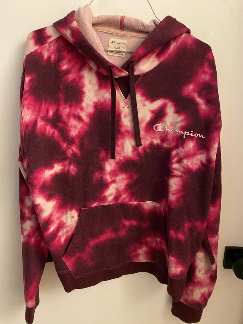 Champion Tie-Dye Hoodie’s
