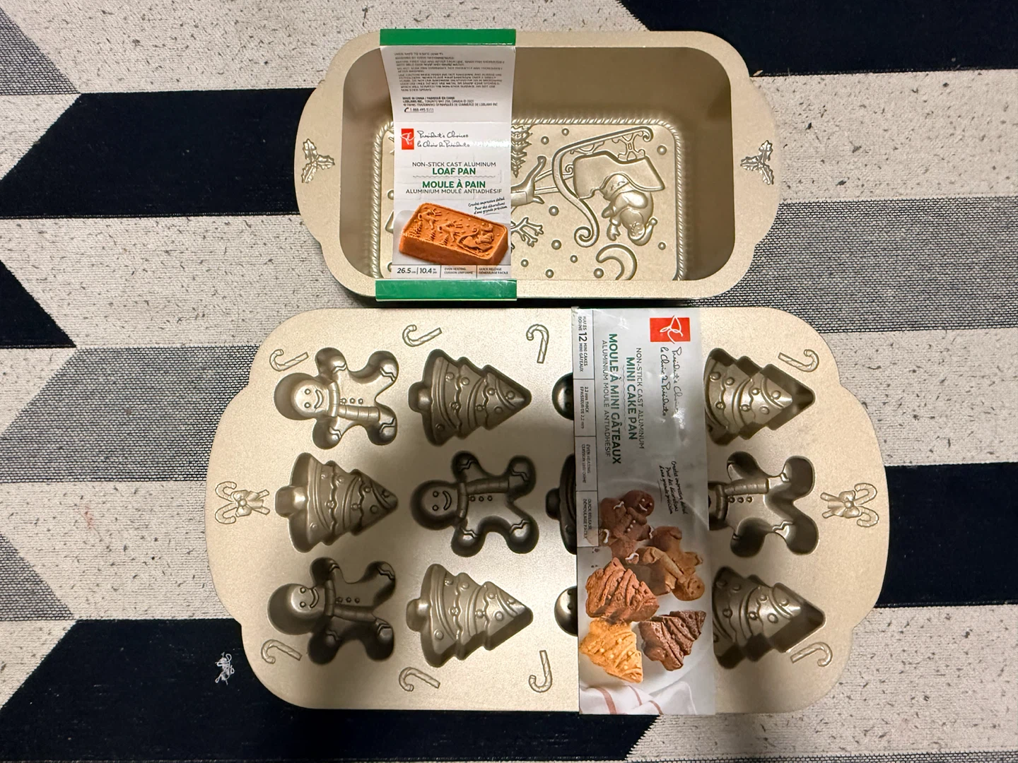 *BRAND NEW* Holiday Loaf and Mini Cake Baking Pans