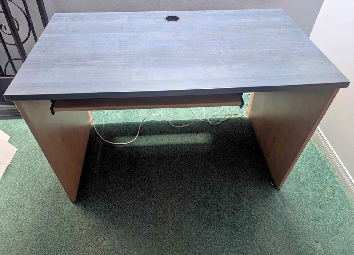 Two-Tone Computer Desk with Keyboard Tray