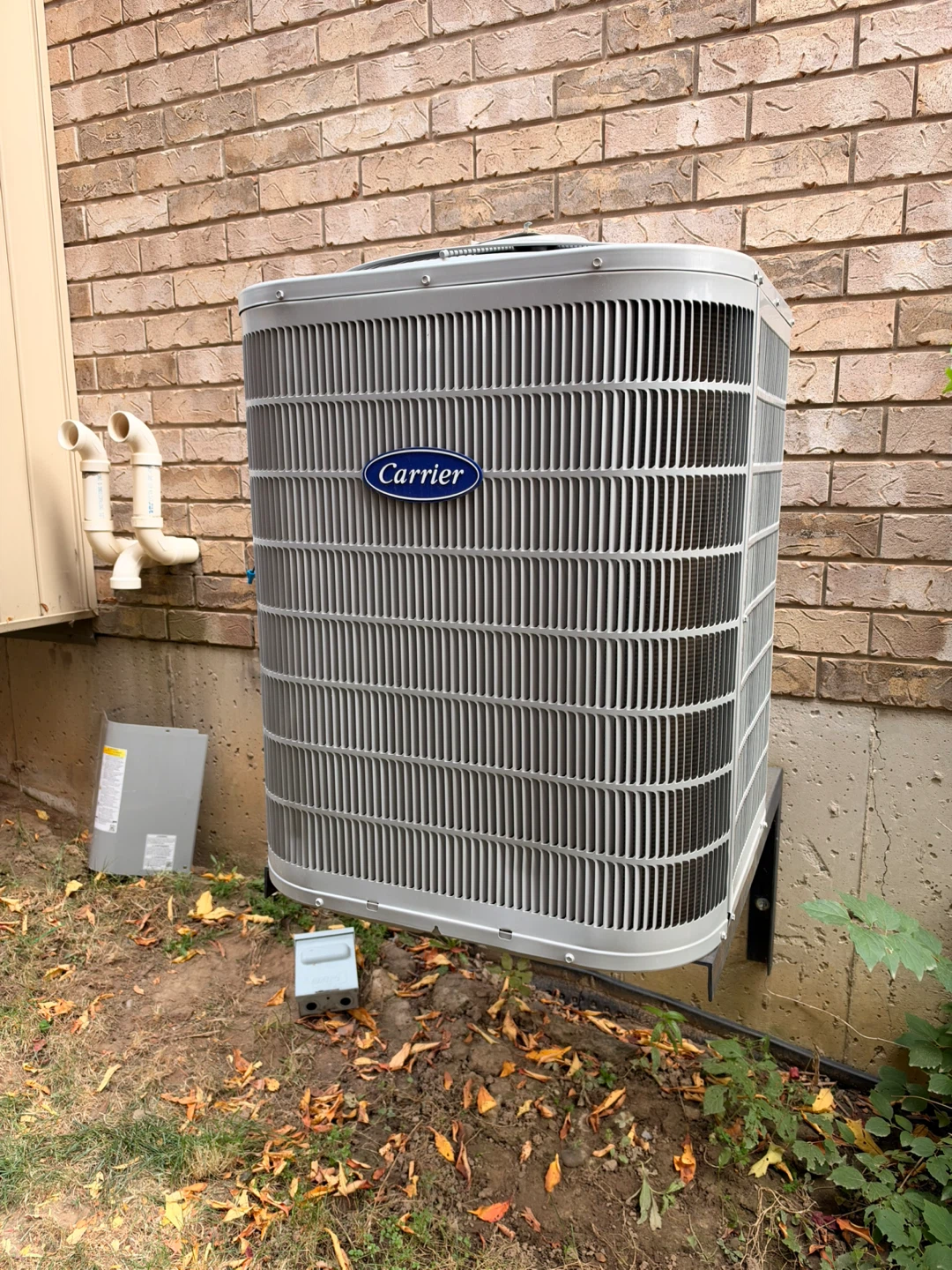 Carrier Central Air Conditioner Unit - photo 2