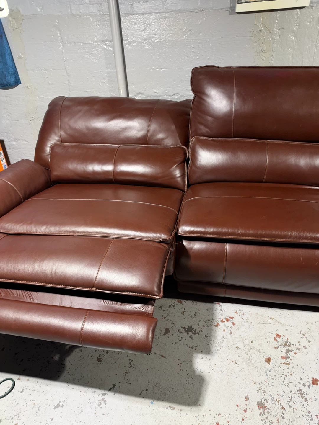 Brown Leather Power Reclining Loveseat - photo 4
