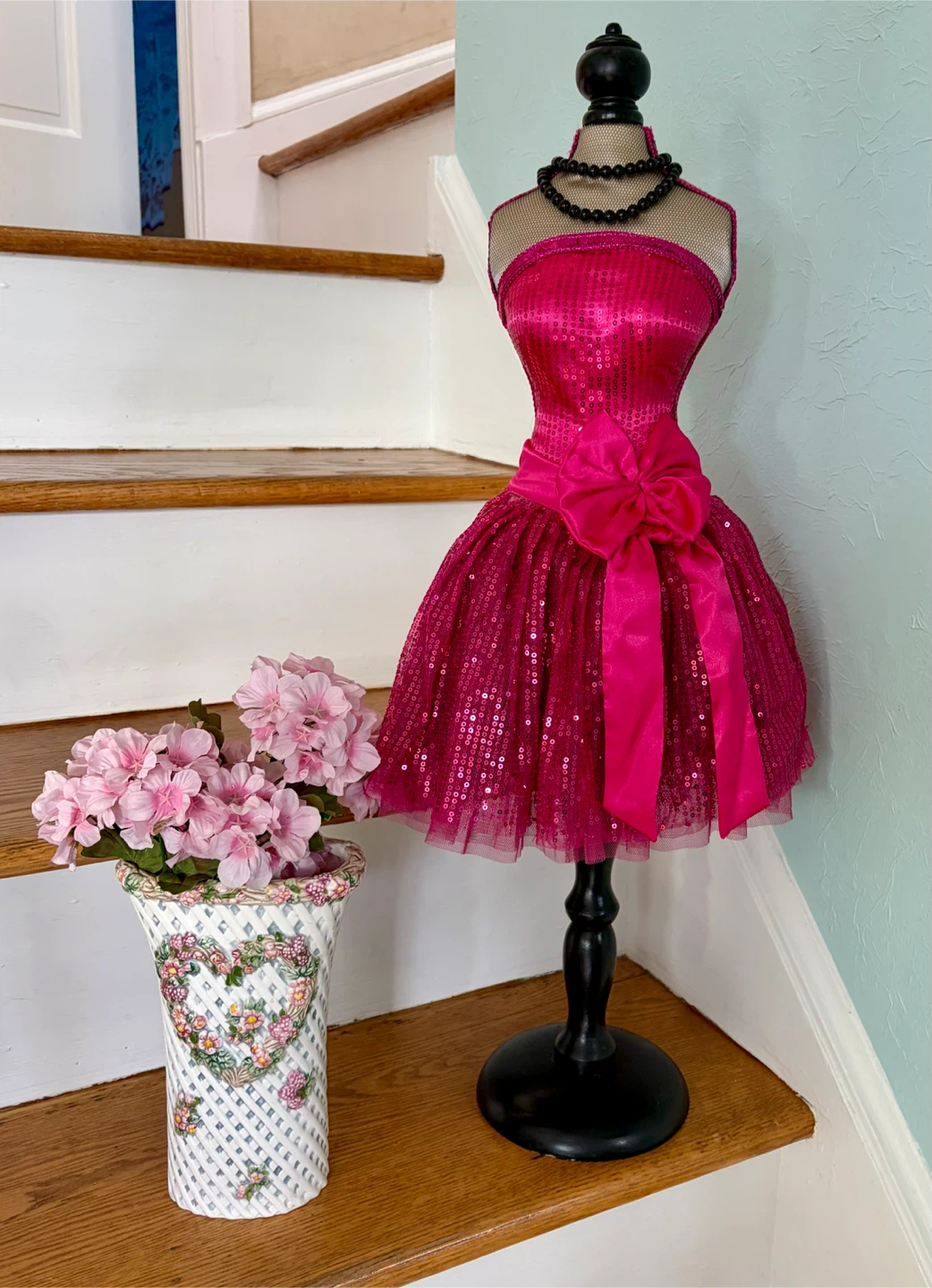 HOT PINK MANNEQUIN