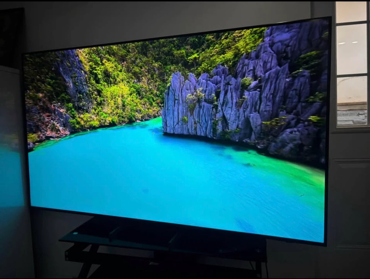 Samsung 75 inch DU7100 4K Smart TV