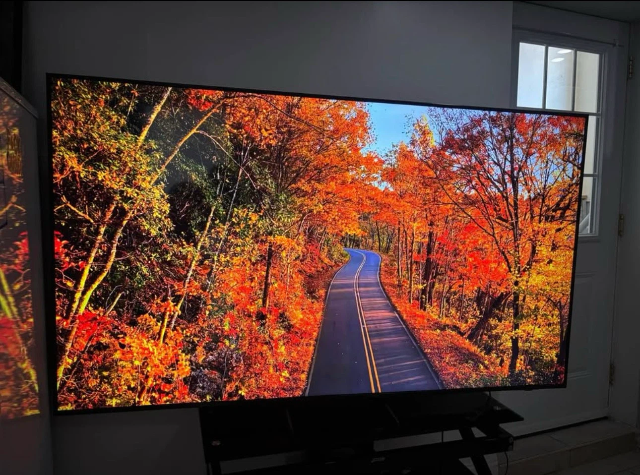 Samsung 75 inch DU7100 4K Smart TV - photo 2