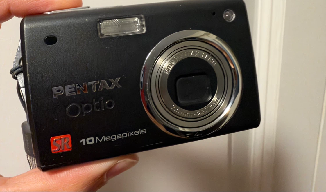 Pentax Optio A30 10 Megapixels Digital Camera - photo 3
